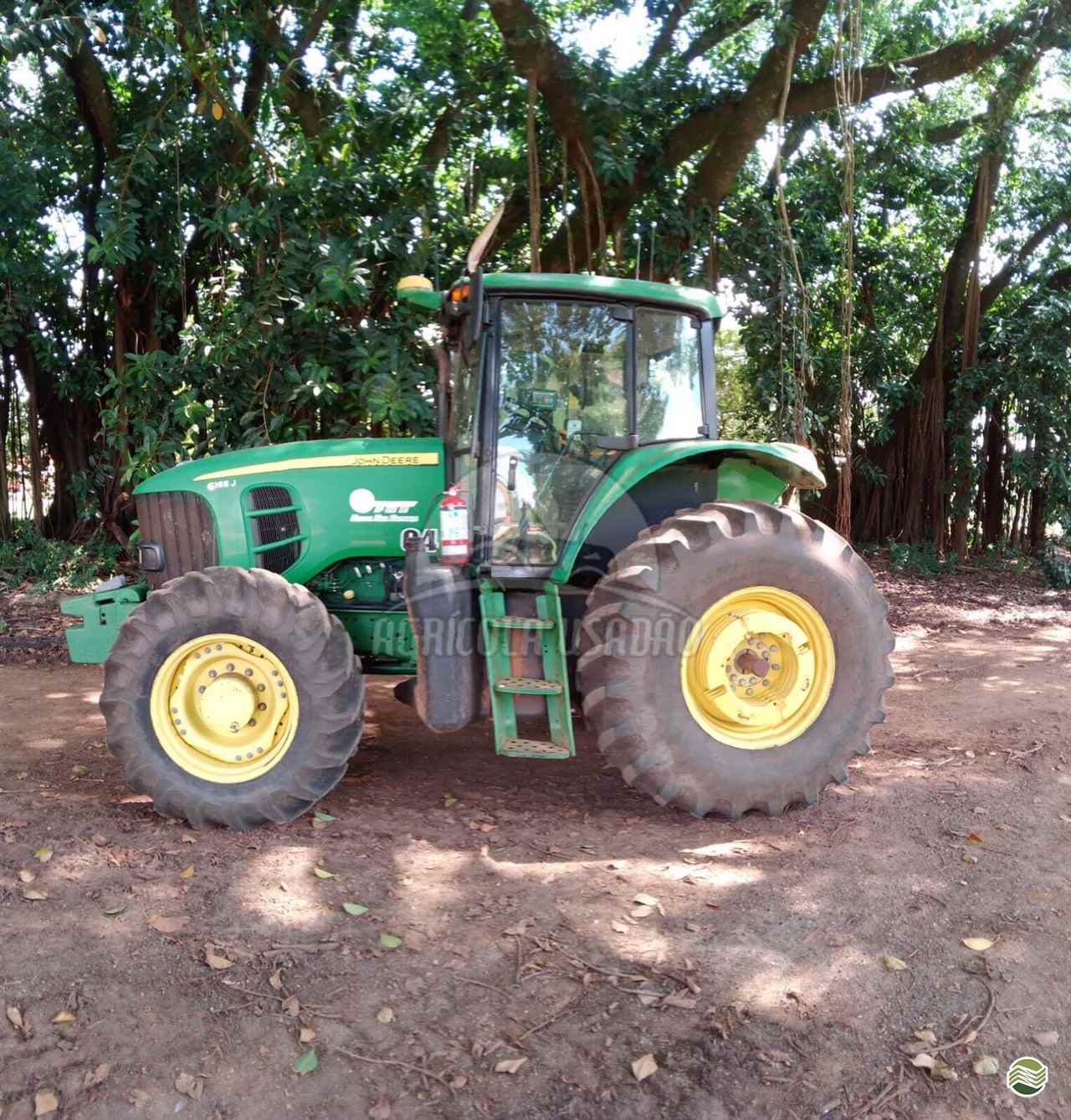 TRATOR JOHN DEERE JOHN DEERE 6165J Tração 4x4 Agrícola Usadão TAQUARITUBA SÃO PAULO SP